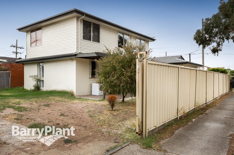 92 Kingsclere Avenue Keysborough, VIC 3173 Sold Barry Plant