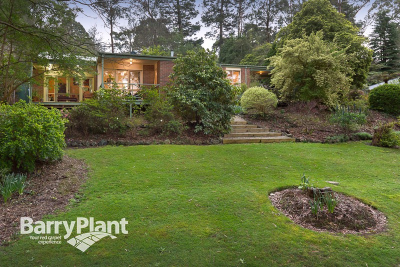 30 Lakeside Drive Emerald, VIC 3782 Sold Barry Plant