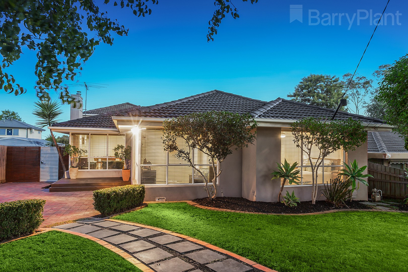 42 Meakin Street Watsonia North, VIC 3087 Sold Barry Plant
