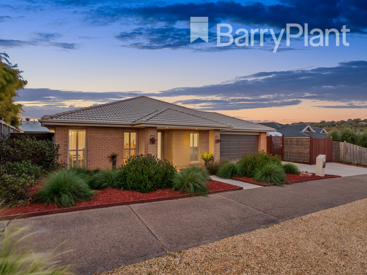 9 Crestwood Drive Rosebud, VIC 3939 Sold Barry Plant
