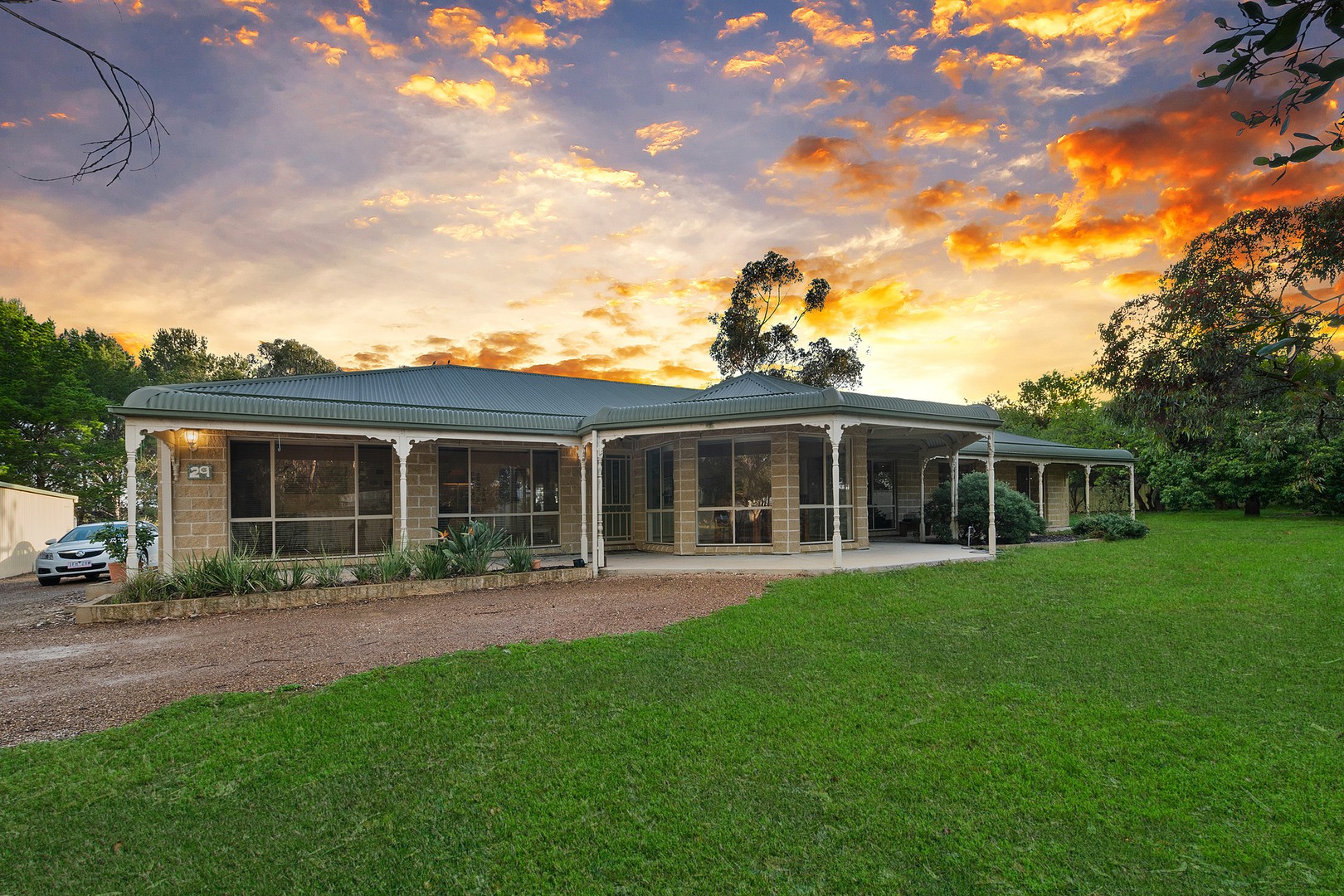 29 Bindowan Drive Hoppers Crossing, VIC 3029 Sold Barry Plant