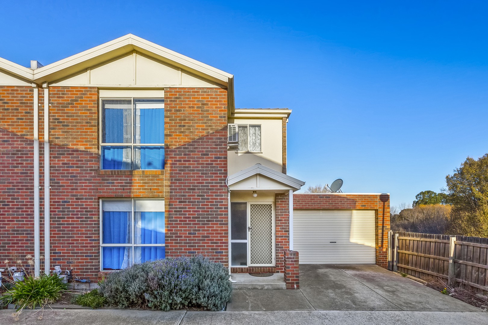 67 Village Avenue Taylors Lakes, VIC 3038 Sold Barry Plant