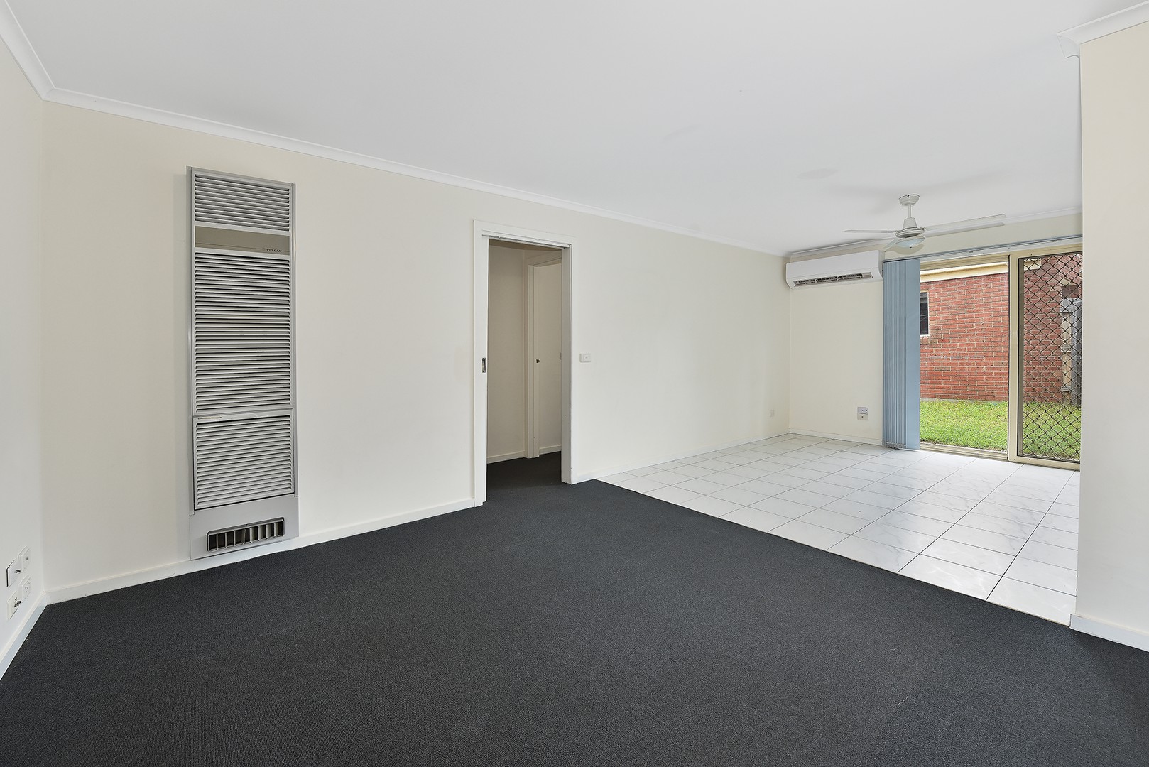1/12 Hanley Street Avondale Heights, VIC 3034 For Rent Barry Plant