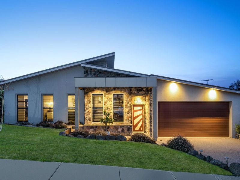 37 Grantham Drive Highton, VIC 3216 Sold Barry Plant