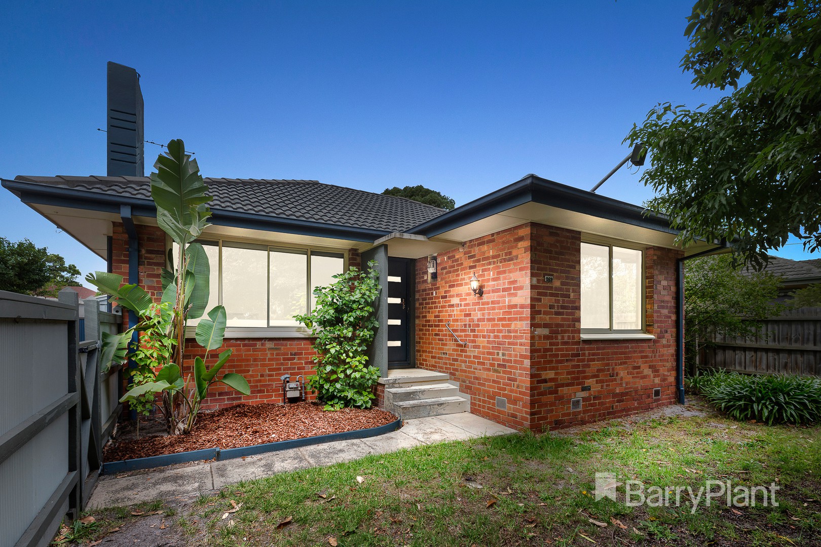 269 FrankstonDandenong Road Frankston North, VIC 3200 Sold Barry Plant