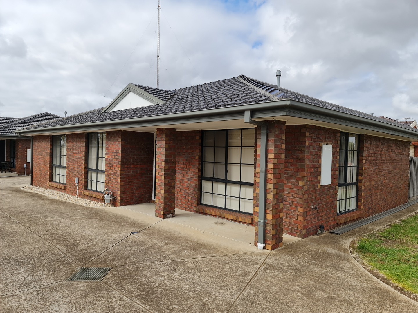 1/43 Wilmot Drive Delahey, VIC 3037 For Rent Barry Plant