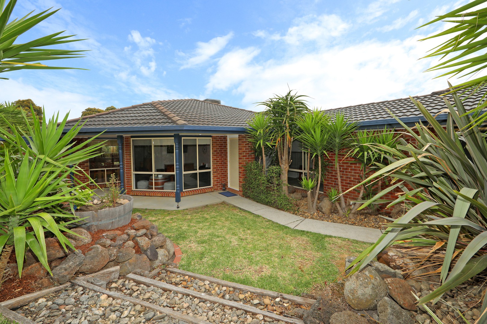 69 Ormonde Road Ferntree Gully, VIC 3156 Sold Barry Plant