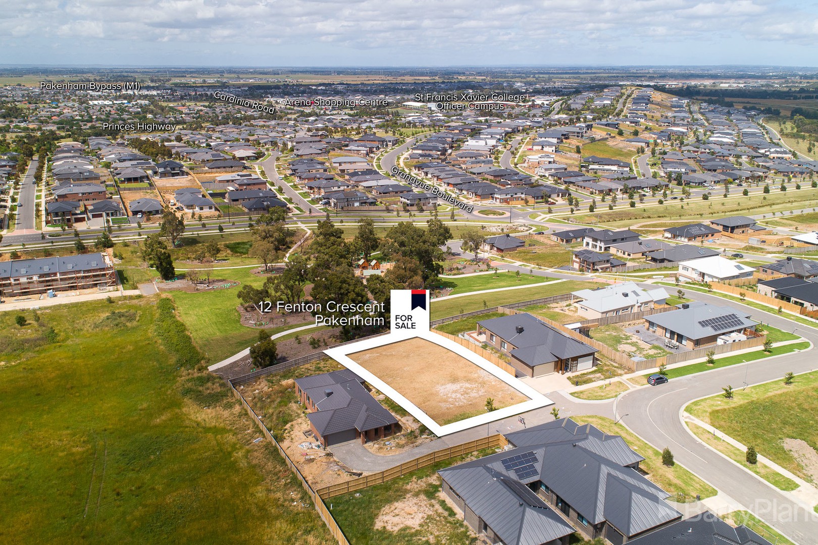 12 Fenton Crescent Pakenham, VIC 3810 Sold Barry Plant