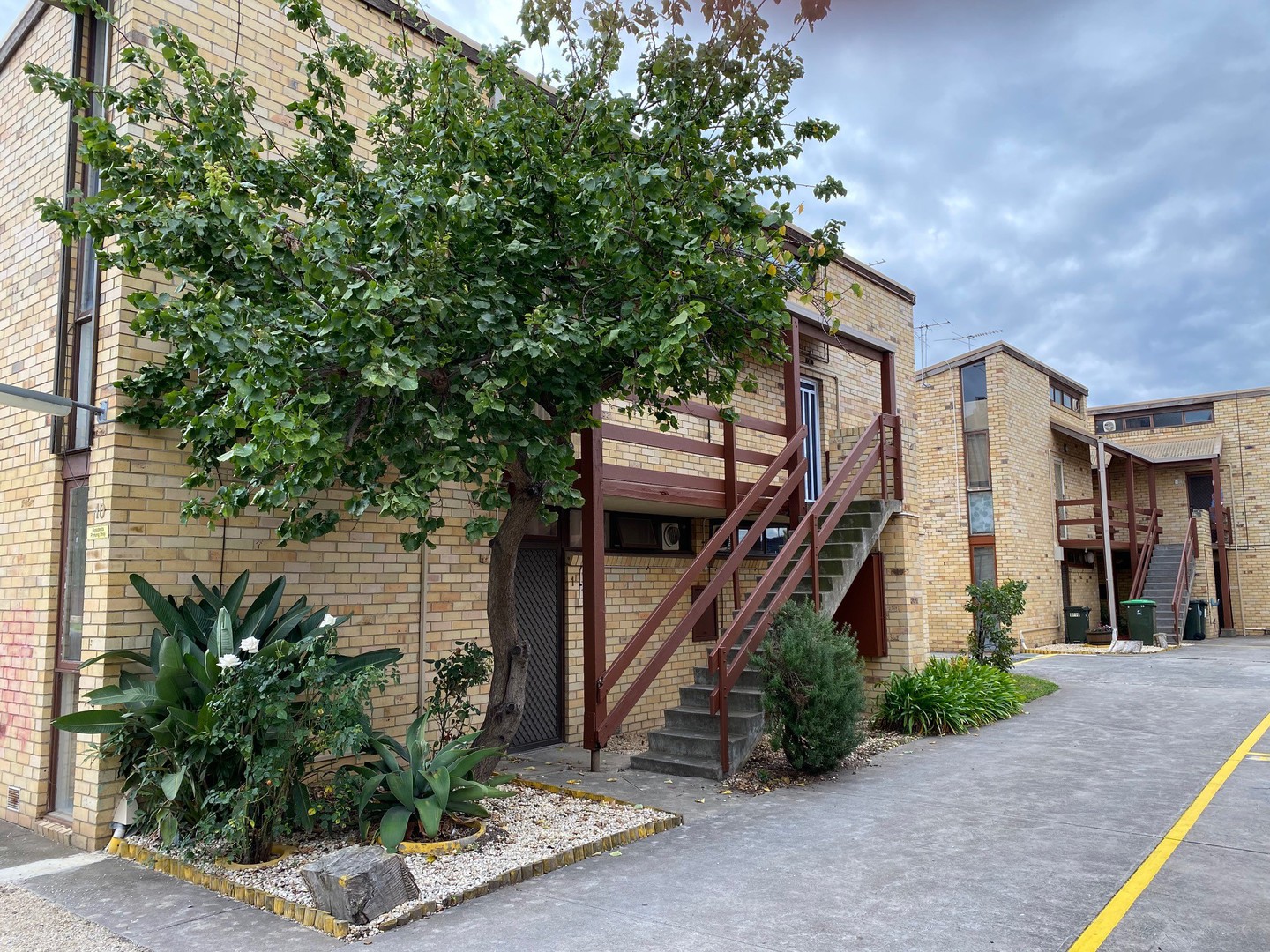 2/10 Burnewang Street Albion, VIC 3020 For Rent Barry Plant