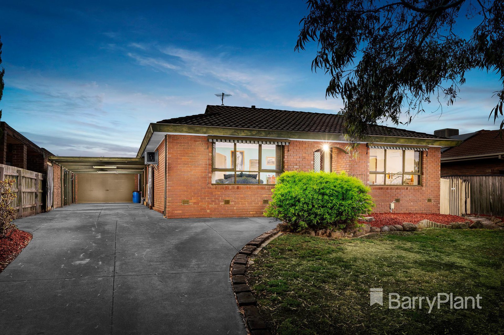 89 Mill Park Drive Mill Park, VIC 3082 Sold Barry Plant