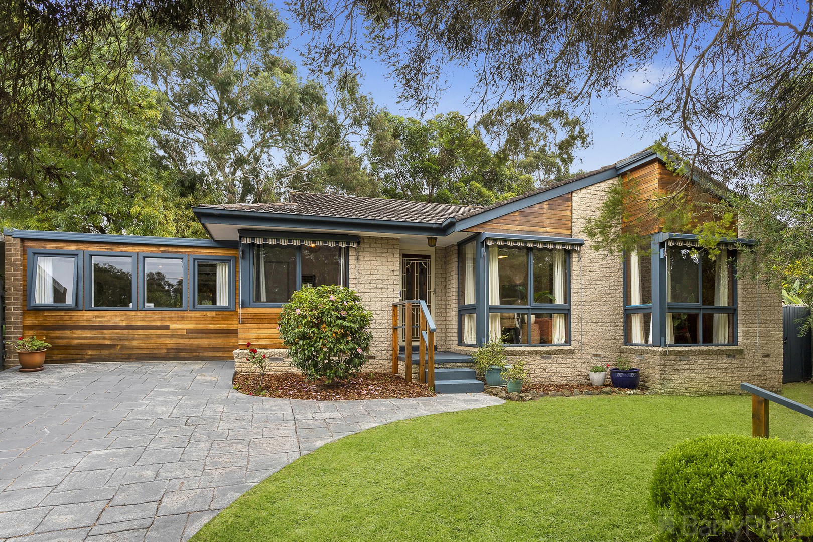 19 Chesney Drive Ringwood, VIC 3134 Sold Barry Plant