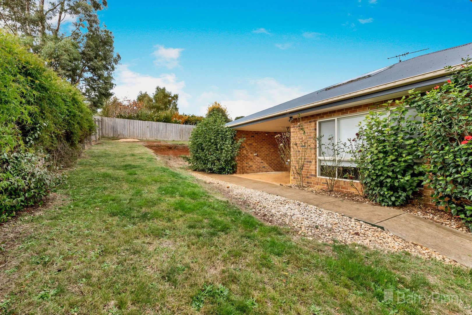 1 Selent Drive Warragul, VIC 3820 For Rent Barry Plant