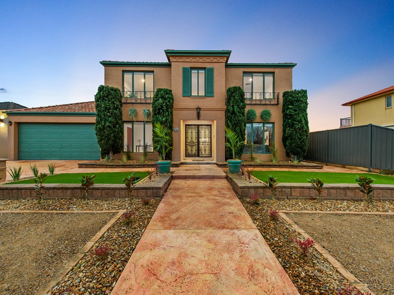 19 Rowlandson Place Taylors Lakes , 3038