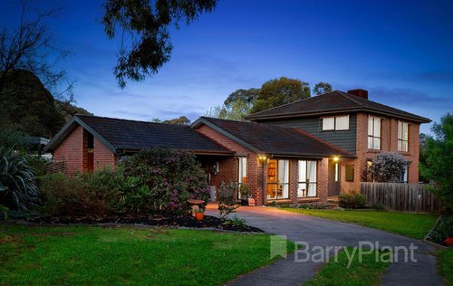15 Coachmans Square, Wantirna.jpg