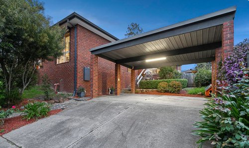 16 Jefferson Grove, Doncaster East.jpg