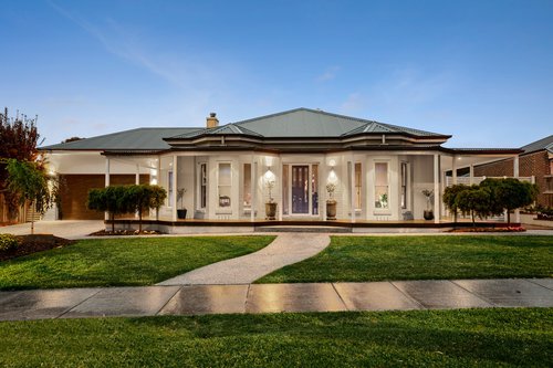 30 Flaxen Hills Road.jpeg