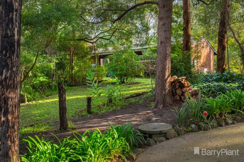 30 Mountain Road, Cockatoo.jpg