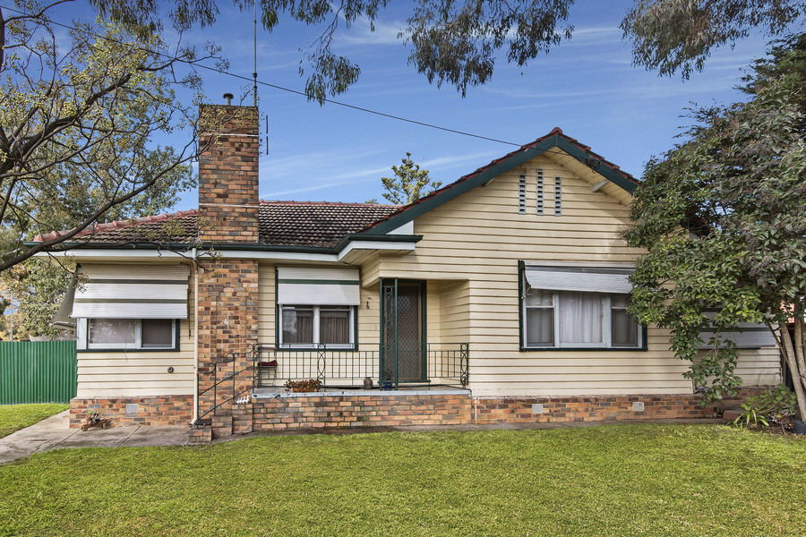 16 Bannister Street North Bendigo, VIC 3550 Sold Barry Plant