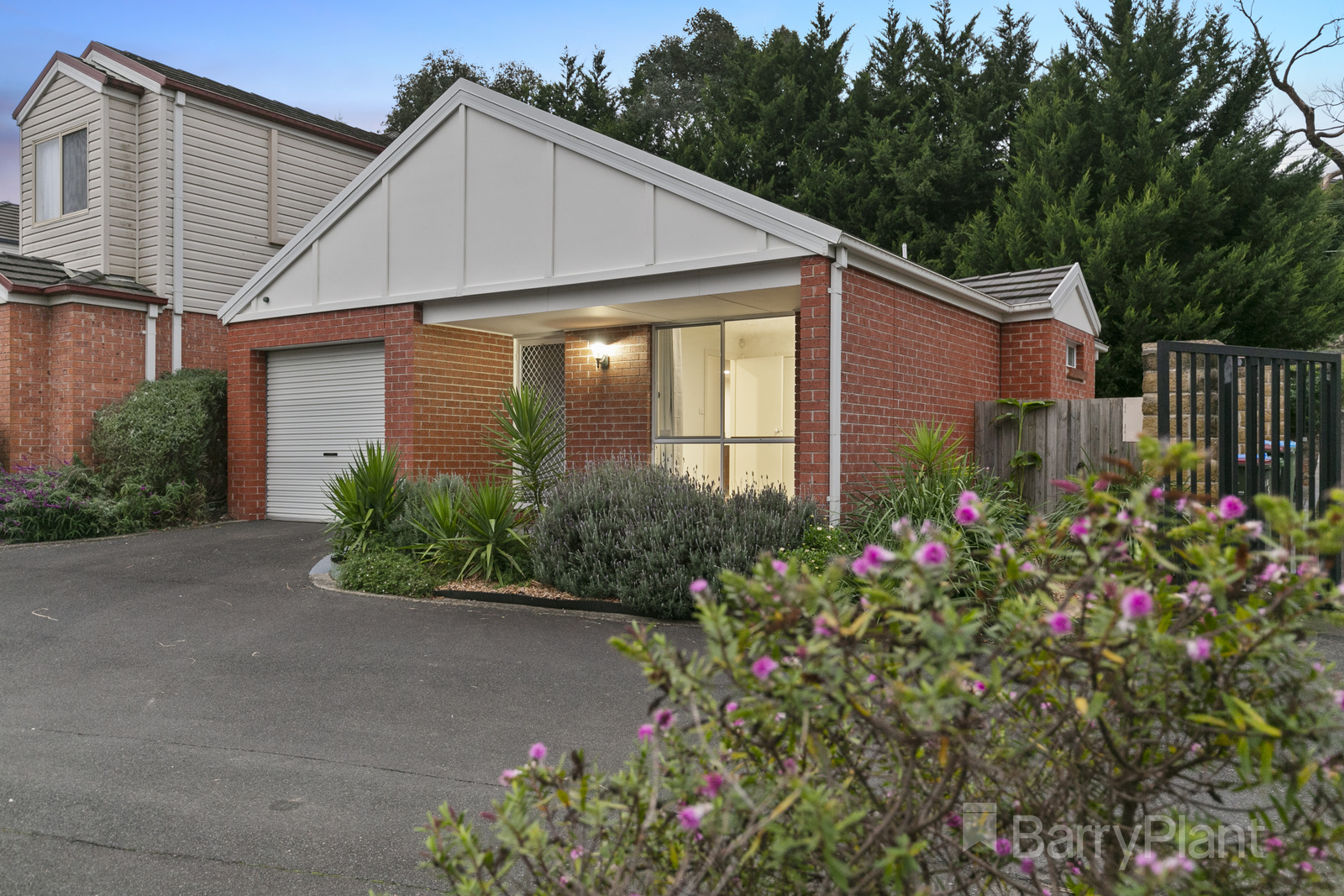 26/35 Kent Avenue Croydon, VIC 3136 For Sale Barry Plant