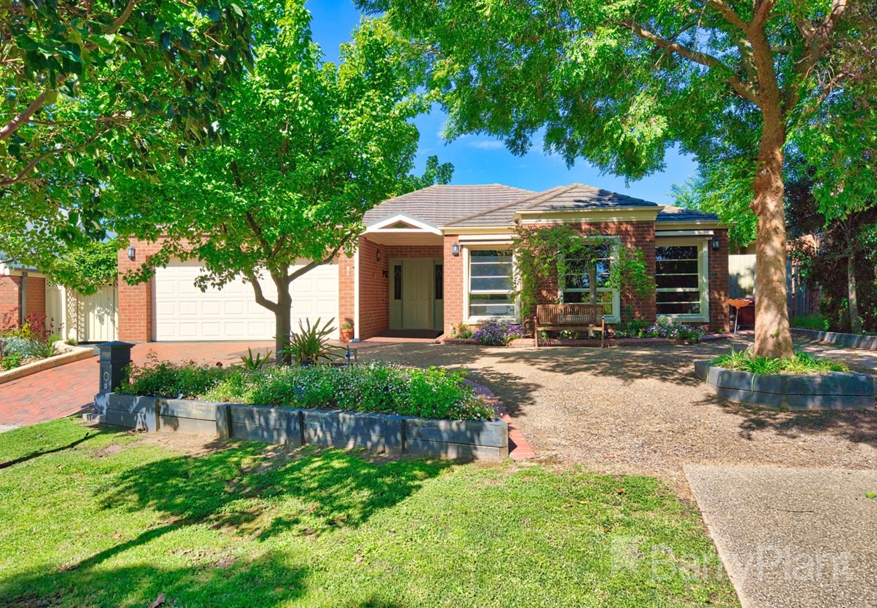 9 Terrace Gardens Narre Warren South, VIC 3805 Sold Barry Plant