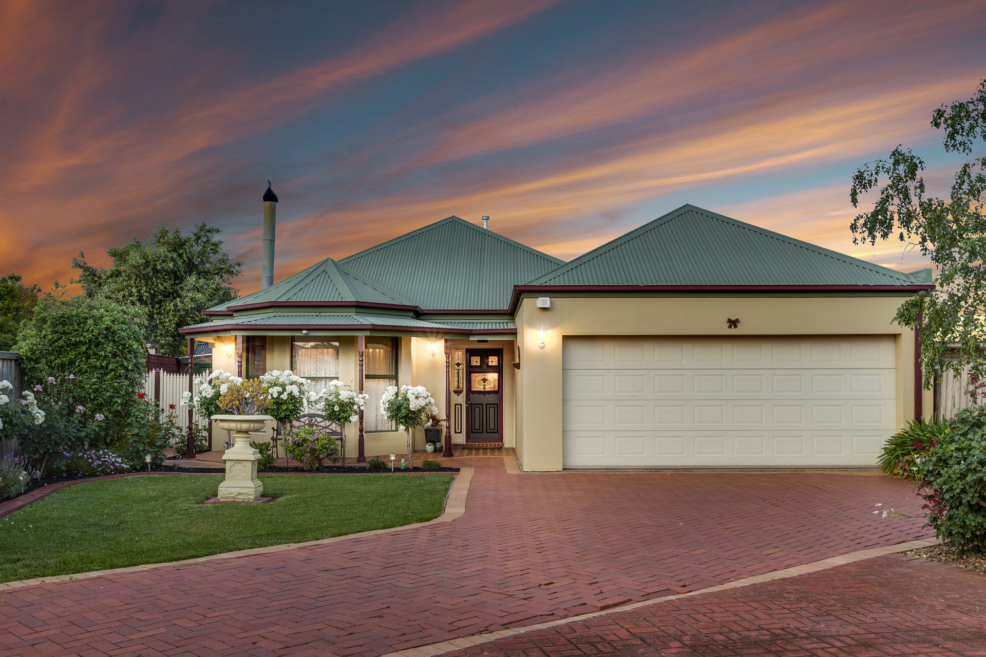 4 Lynne Court Taylors Lakes, VIC 3038 For Sale Barry Plant