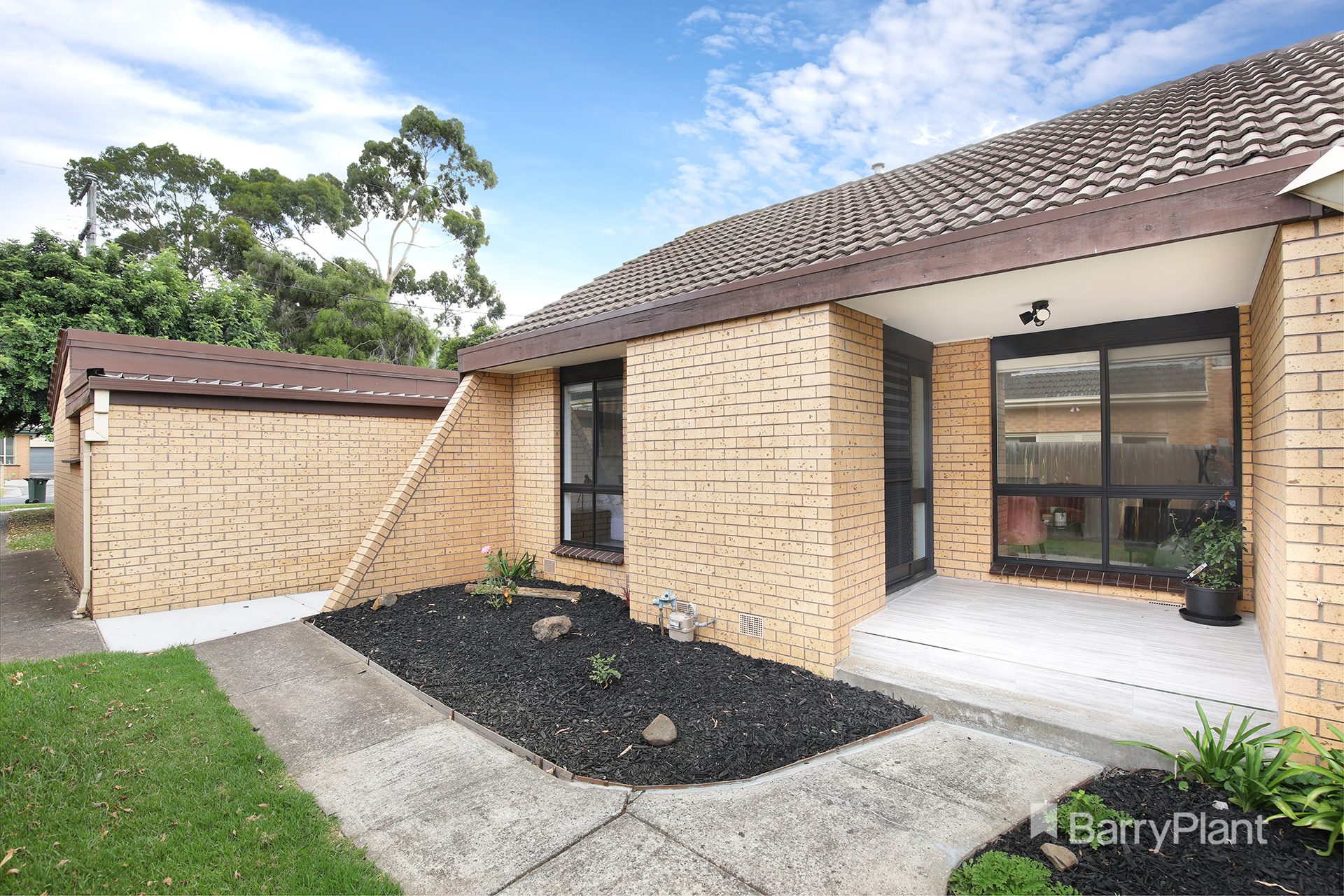 1/27 Clovelly Avenue Glenroy, VIC 3046 Sold Barry Plant